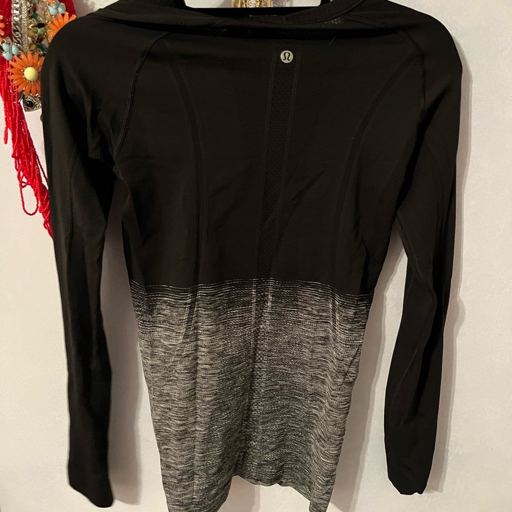 Swiftly Tech Long Sleeve Shirt 2.0- Lululemon